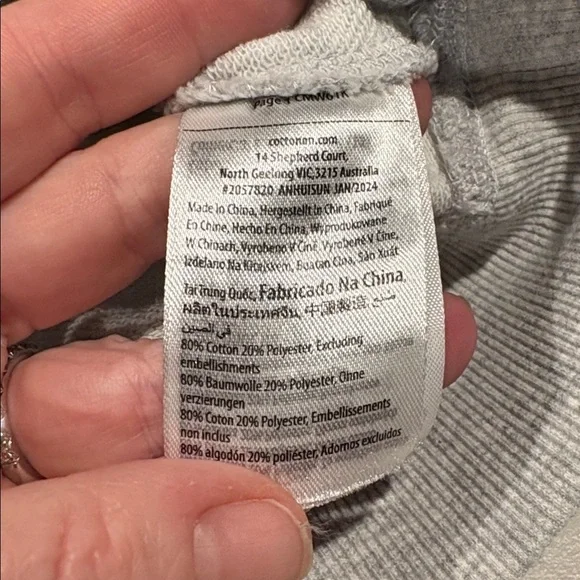 Cotton On - Women's Rhodes Graphic Boxy Crew Sweatshirt. Size Large. Grey. - Picture 14 of 16